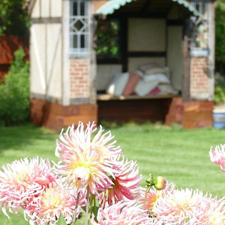 Вілла Elms Farm Alderton  Екстер'єр фото