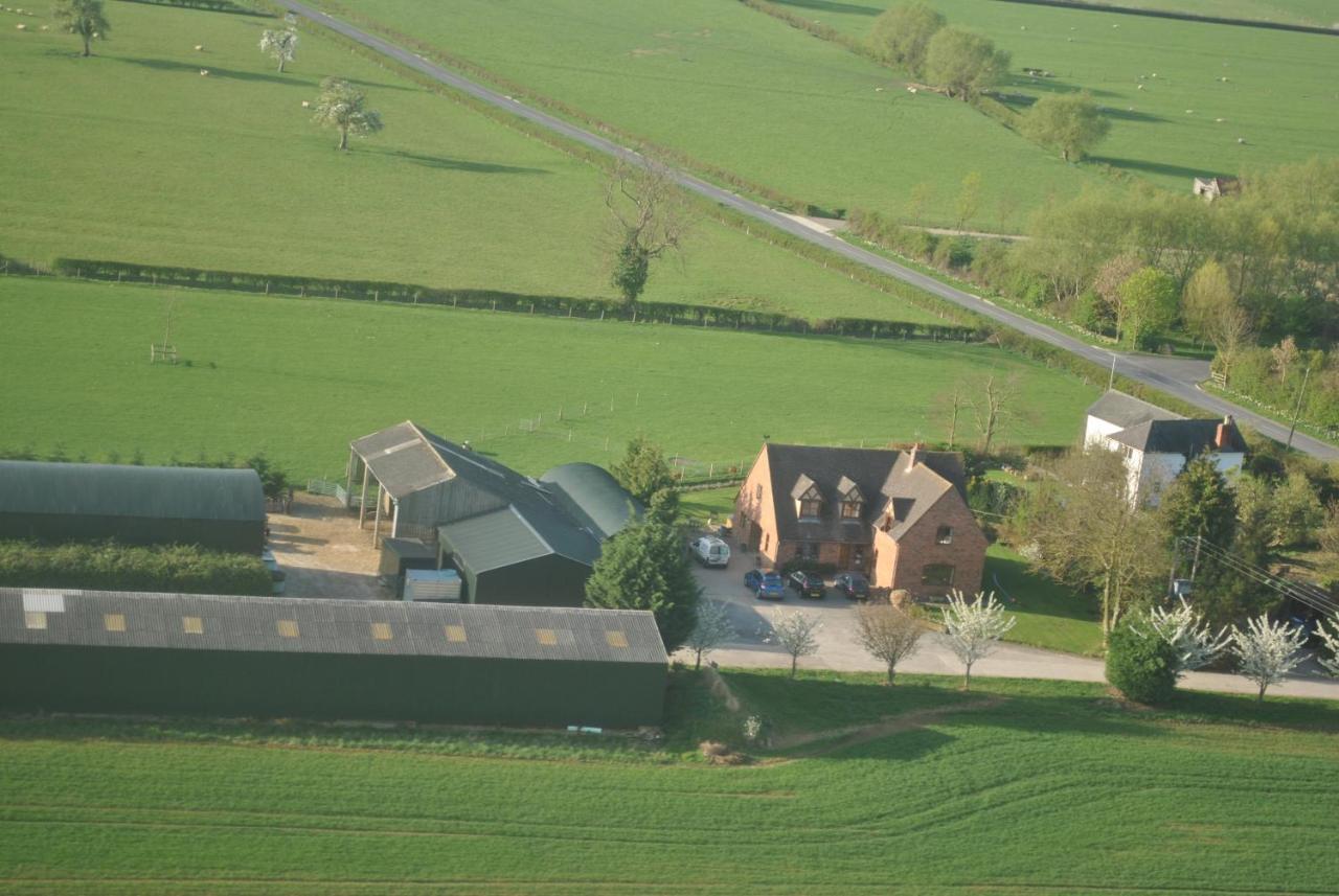 Вілла Elms Farm Alderton  Екстер'єр фото